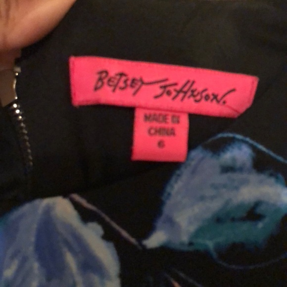 Betsey Johnson - Picture 3 of 5